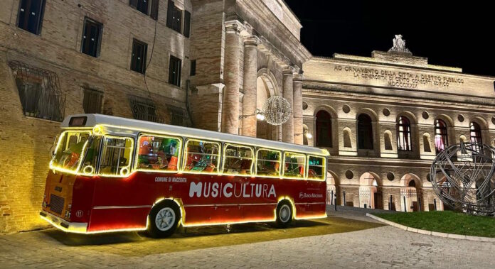 Macerata: Grande Successo per il Jingle Bus di Musicultura